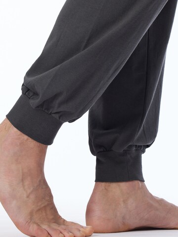 SCHIESSER - Pijama largo ' Comfort Essentials ' en gris