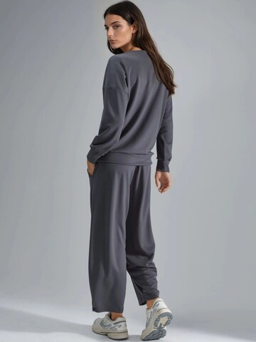 Hiccup - Calças de fato em cinzento