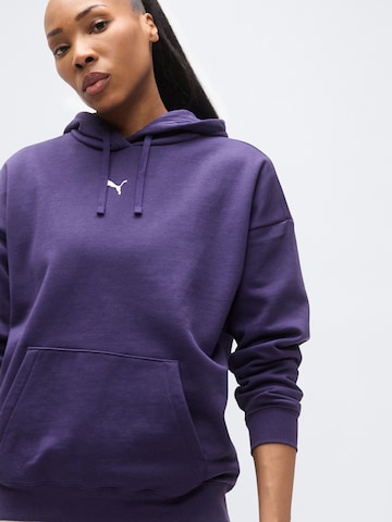 PUMA - Sweatshirt de desporto 'ESS' em roxo