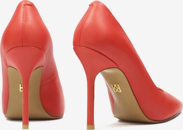 Kazar Pumps in Rot