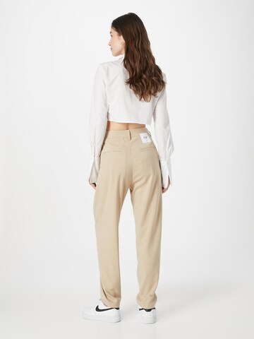 REPLAY - regular Pantalón plisado en beige