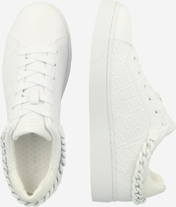 Sneaker bassa 'Elea' di TT. BAGATT in bianco