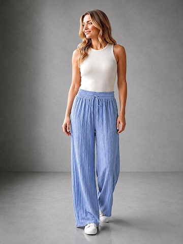 Worldclassca Boot cut Pleated Pants in Blue: front