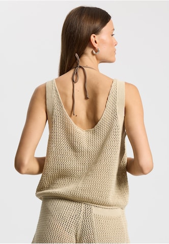 rethinkit studios Top in Beige