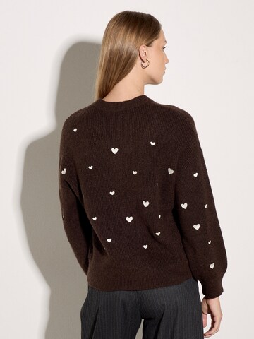Apricot Sweater in Brown
