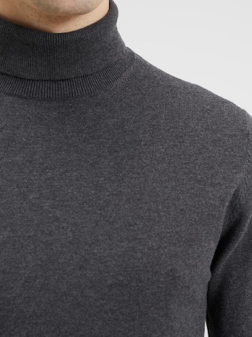 WE Fashion Sweater in Grey