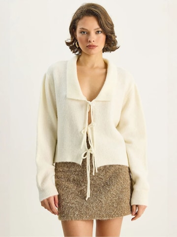 Giacchetta di Bianco Lucci in beige: frontale