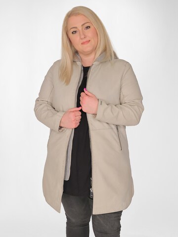 Manteau mi-saison Maze en beige : devant