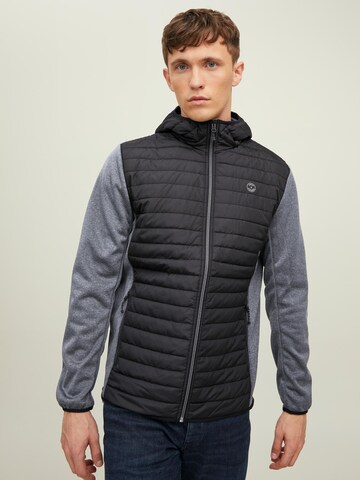 JACK & JONES - Ajuste regular Chaqueta de entretiempo en negro: frente