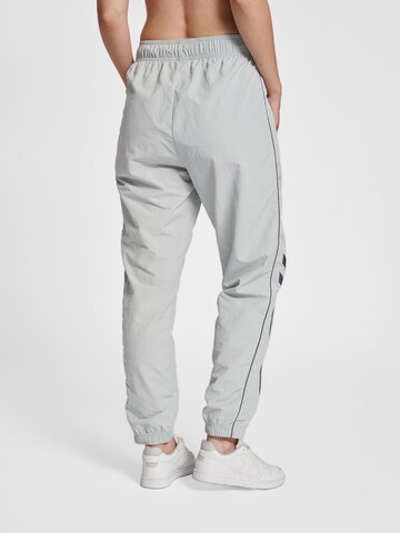 Effilé Pantalon de sport 'Celab' Hummel en gris