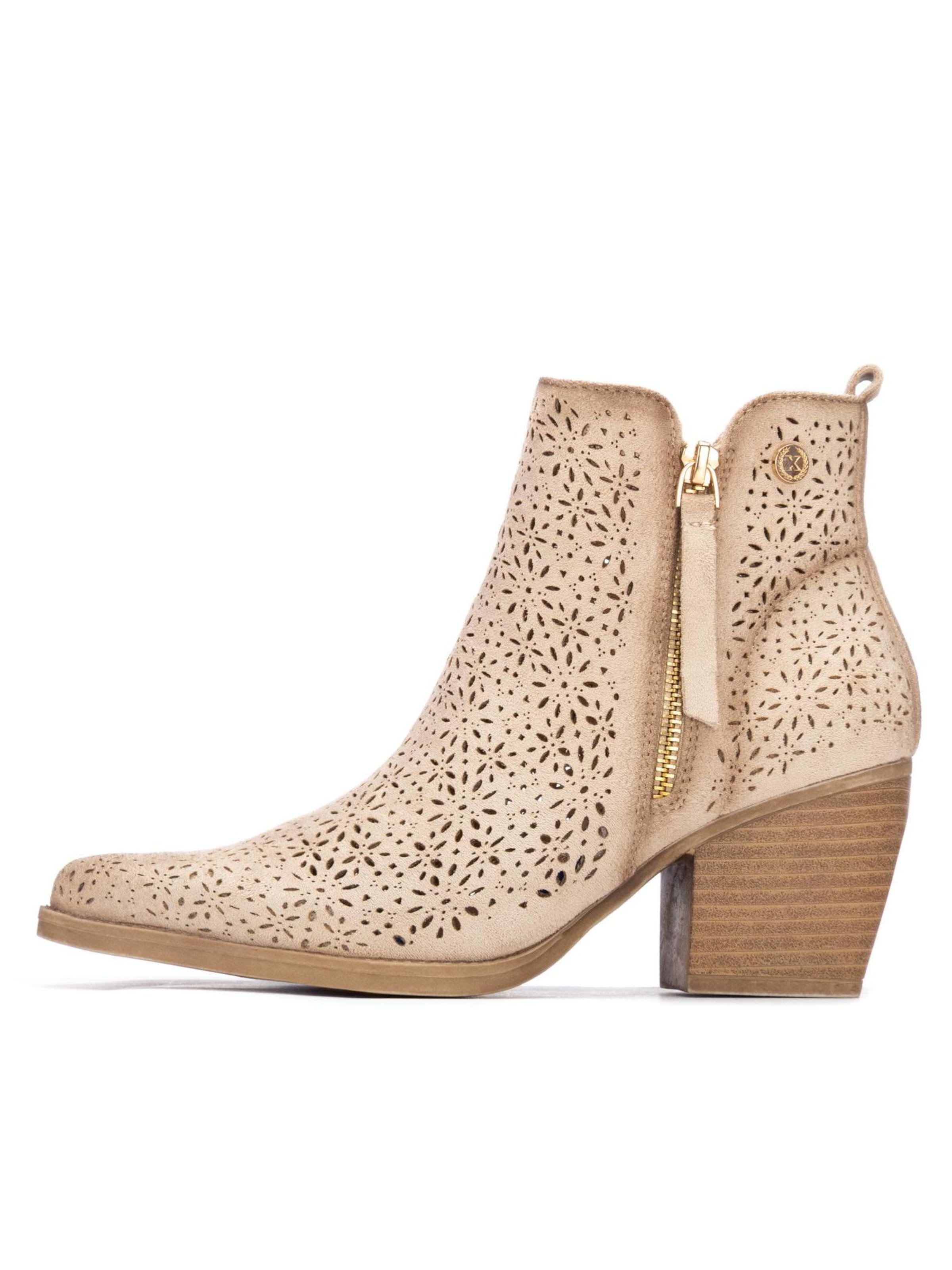 Xti Ankle Boots in Beige: front