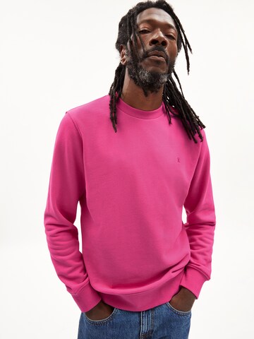 ARMEDANGELS Sweatshirt 'BAARO' in Roze: voorkant