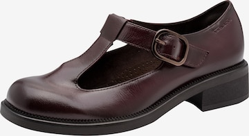 Chaussure basse Tamaris en rouge : devant