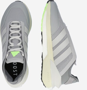 ADIDAS SPORTSWEAR - Sapatilha de corrida 'AVRYN' em cinzento