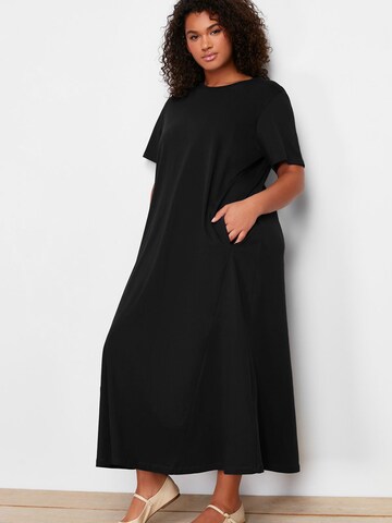 Trendyol Curve Платье в Черный: спереди