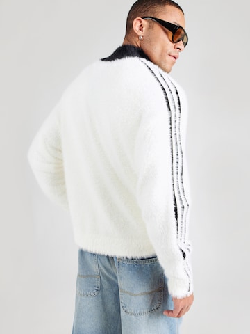 Geacă tricotată de la ADIDAS ORIGINALS pe alb