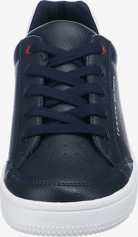 TOMMY HILFIGER Sneaker in Blau