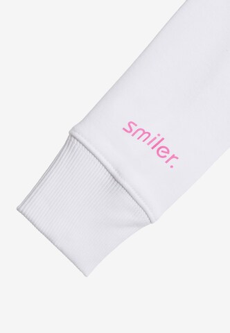 Sweat smiler. en blanc