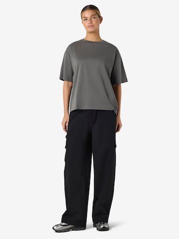 Noisy may Μπλουζάκι 'NMKIM' σε γκρι