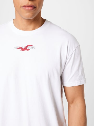 HOLLISTER Тениска в бяло