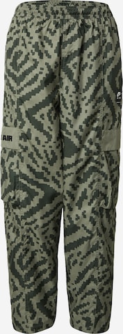Nike SportswearLoosefit Cargo hlače 'AIR' - zelena boja: prednji dio