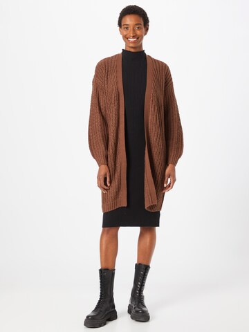 Cardigan 'Charlie' Noisy may en marron