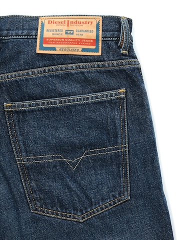 Slimfit Jeans 'Straight 1995 D-SARK' di DIESEL in blu