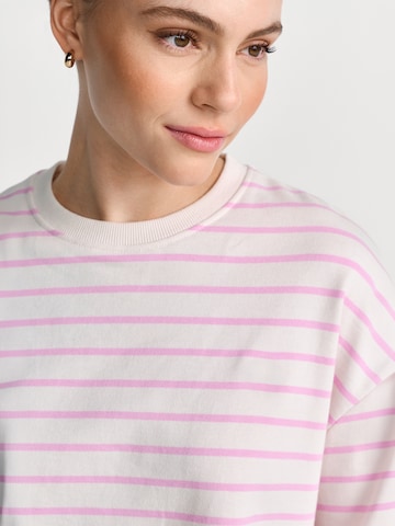 Rich & Royal Sweatshirt in White