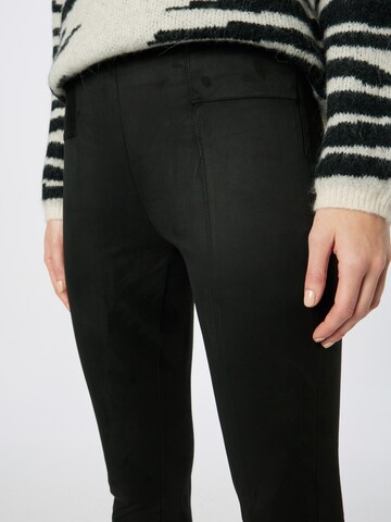 BLUE SEVEN Slim fit Pants in Black