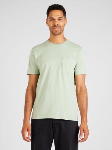 WRANGLER Μπλουζάκι σε πράσινο: μπροστά