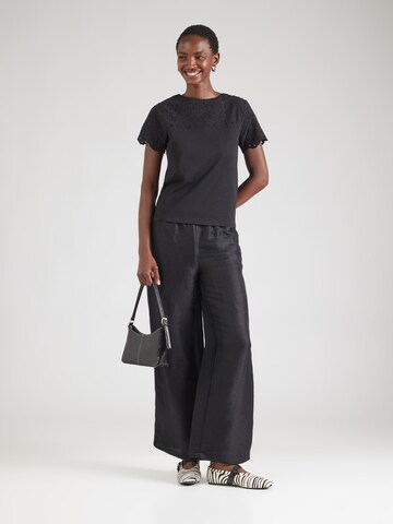 T-shirt 'Caro' ABOUT YOU en noir