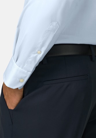 Fit confort Chemise Boggi Milano en bleu : sur le côté