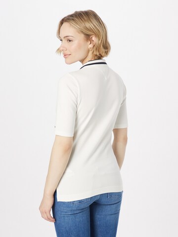 TOMMY HILFIGER - Camiseta en blanco