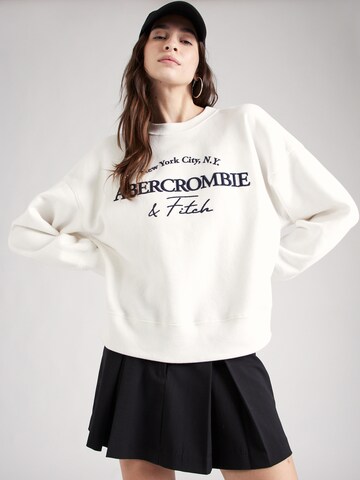 Abercrombie & Fitch Sweatshirt 'CLASSIC SUNDAY' in Weiß: predná strana