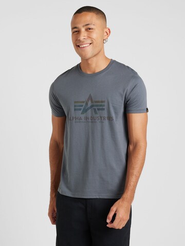ALPHA INDUSTRIES T-shirt i grå: framsida