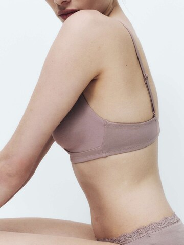 Triangolo Reggiseno di Marks & Spencer in beige