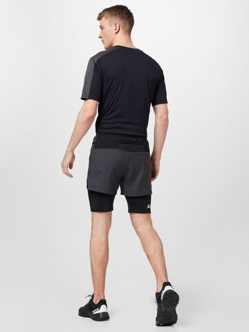 Regular Pantaloni sport de la THE NORTH FACE pe gri