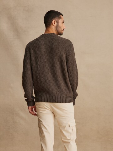 DAN FOX APPAREL - Pullover 'Hermann' em cinzento