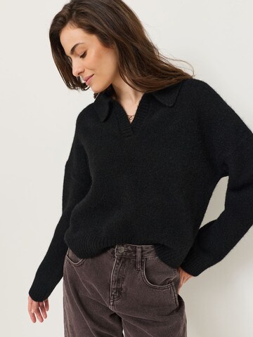 Tamaris Sweater in Black
