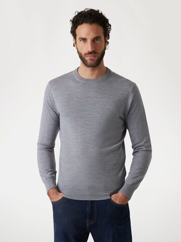 GUESS Pullover in Grau: Vorderseite