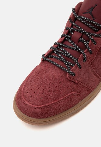 Baskets basses 'Air Jordan 1' Jordan en rouge : devant