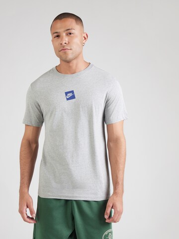 T-Shirt fonctionnel Nike Sportswear en gris : devant