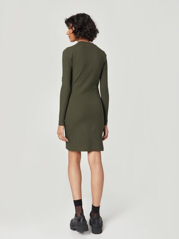 A LOT LESS Dress 'Milly' in Green