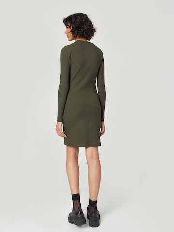 A LOT LESS - Vestido 'Milly' en verde