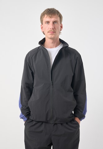 Cleptomanicx Jacke in Schwarz: Vorderseite
