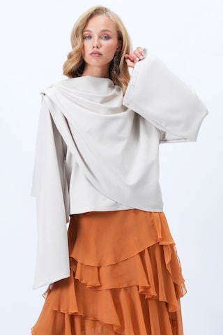 Trend Alaçatı Stili Blus i grå: framsida