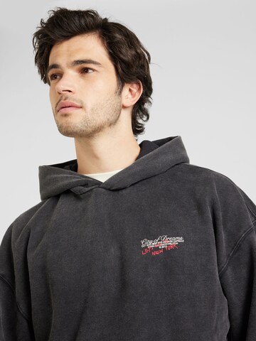 Only & Sons Sweatshirt in Black