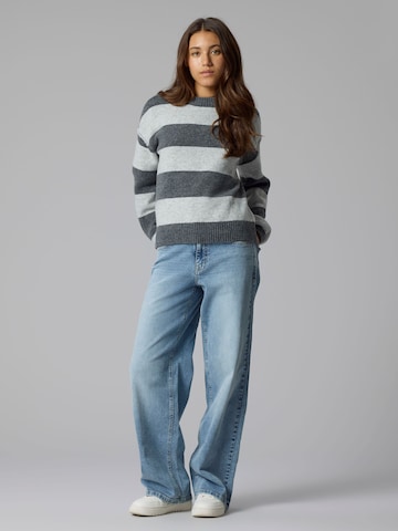 LMTD Sweater in Grey