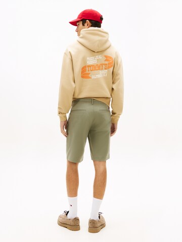 Tommy Jeans Regular Trousers 'SCANTON' in Green