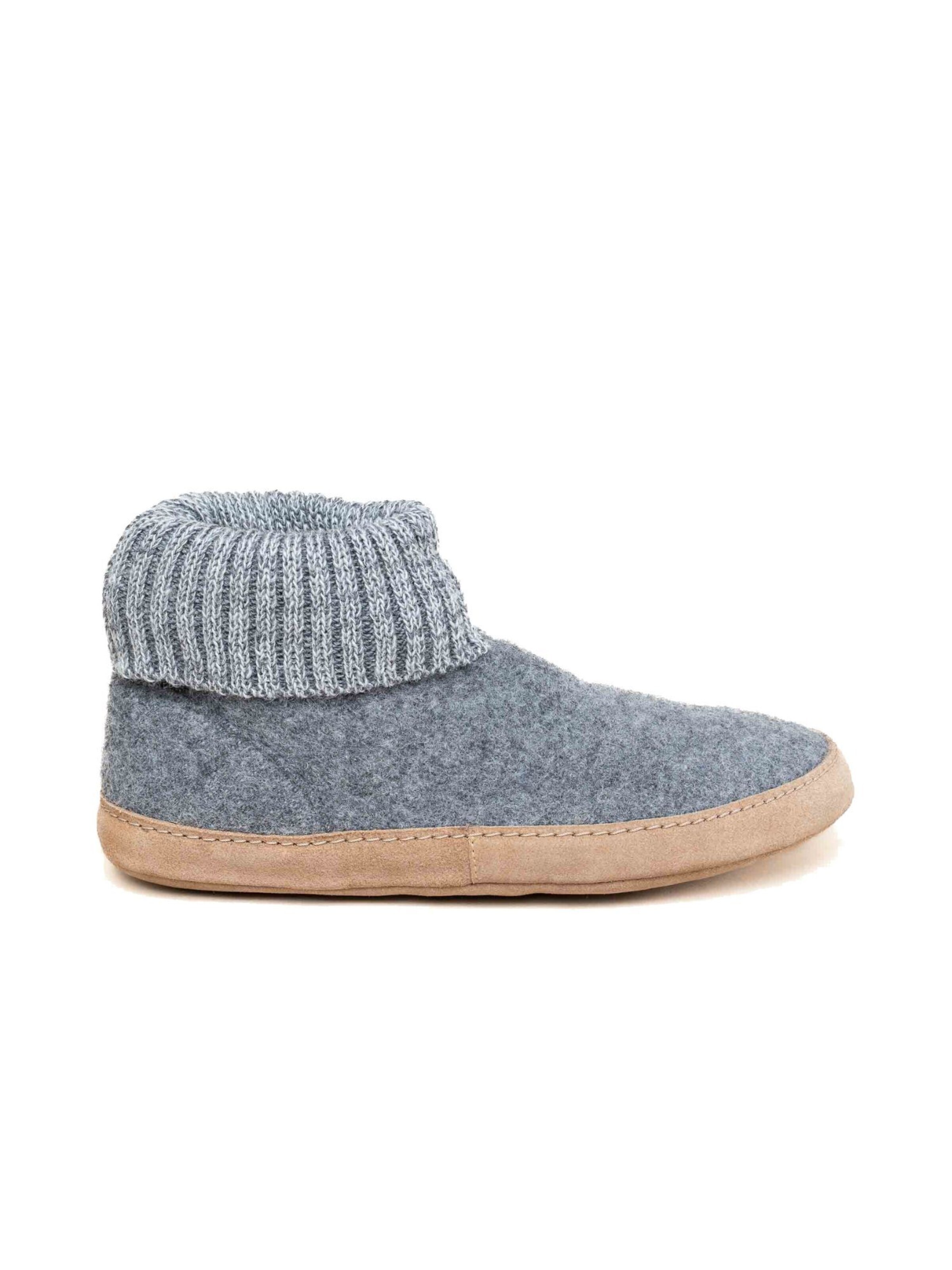 Gottstein Slippers 'Hüttenschuhe Dakota' in Grey